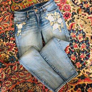Women’s Miracle Divine Embroidered Skinny Jean